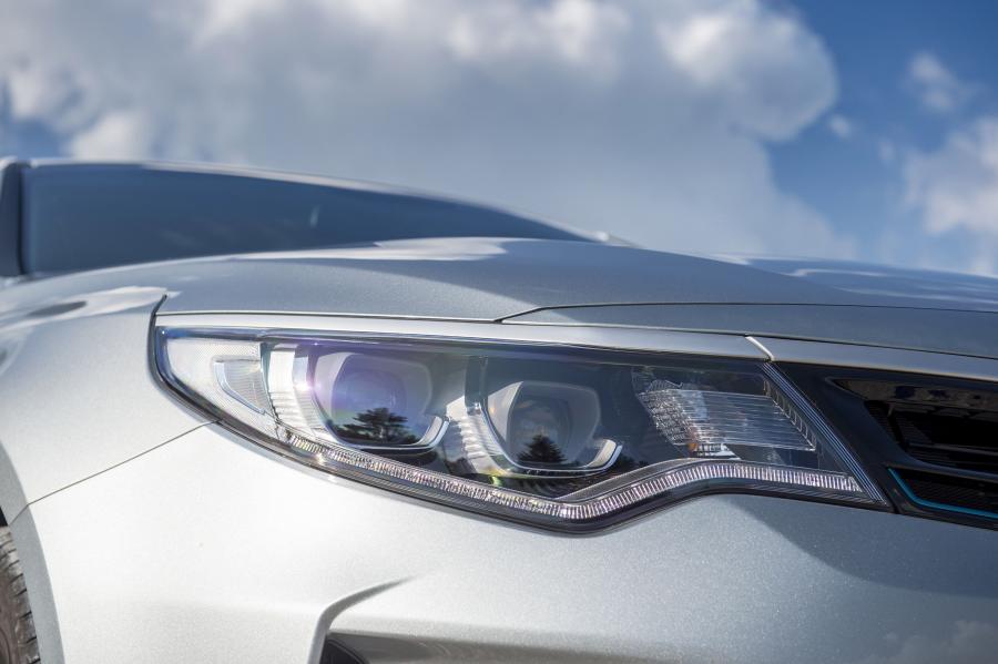 Детали экстерьера Kia Optima Plug-In Hybrid 2016 года  (UK) (фото 32 из 35)